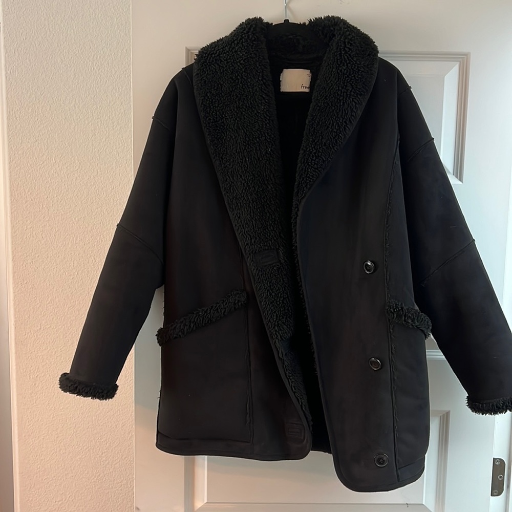 XS Aritiza Black Coat
